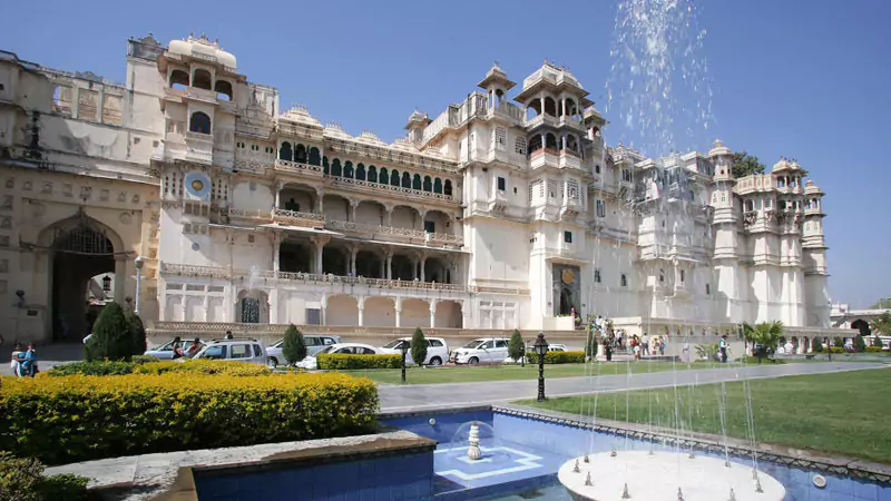 Exclusive Rajasthan Tour with Agra and Varanasi